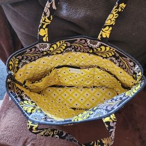 Vera Bradley large bag. Beautiful bag never used in excellent condition
